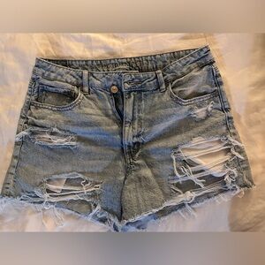 AE distressed jean shorts size 12